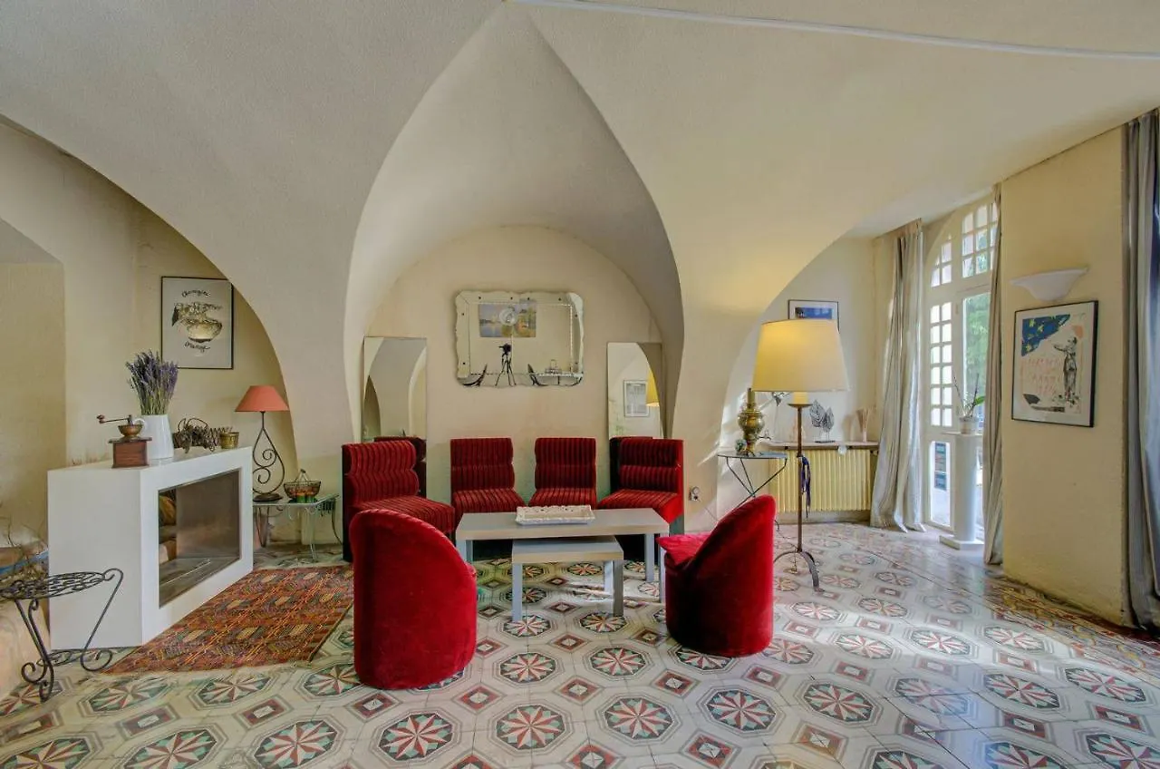 **  Hotel Saint Jean Orange France